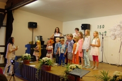 Kinderchor Laubach mit Regina Bauermann, unterstützt von Claudia Born und Ute Uhrig