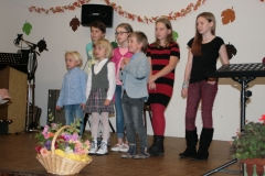 Kinderchor Laubach mit Regina Bauermann, unterstützt von Christine Barth, Claudia Born und Ute Uhri